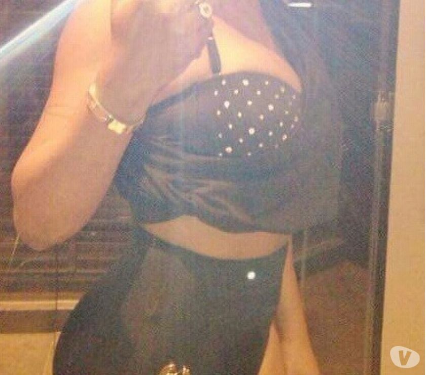 Belle jeune femme vous offre le meilleur d’elle-même